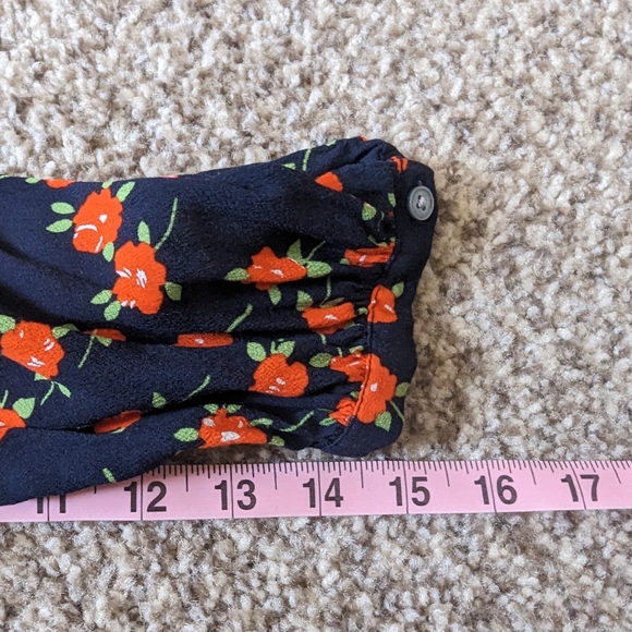 💕 3/$15 J Crew Blouse Floral Collarless Button Up - Picture 5 of 7